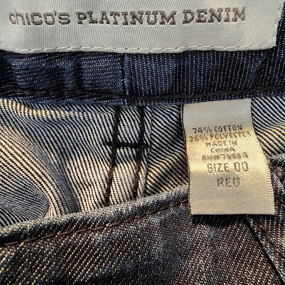 CHICO'S Size 00 (US 4/6) Platinum Denim Dark Wash Boot Leg Blue Jeans Modern Mom - Picture 9 of 10